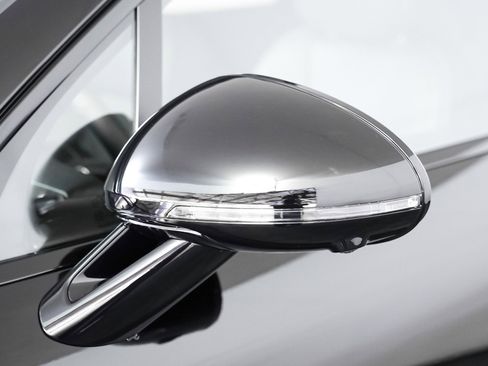 New 2026 Porsche Macan image 27