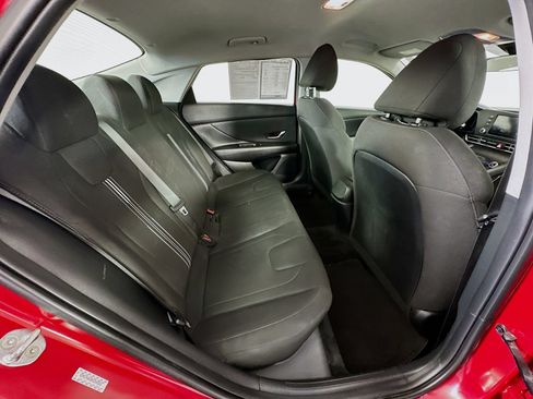 Used 2022 Hyundai Elantra SEL FWD image 31