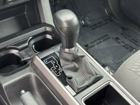Used 2022 Toyota Tacoma SR5 w/ Technology Package RWD image 32