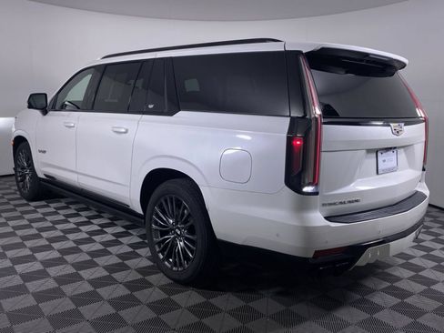 Certified 2023 Cadillac Escalade ESV V AWD/4WD image 21