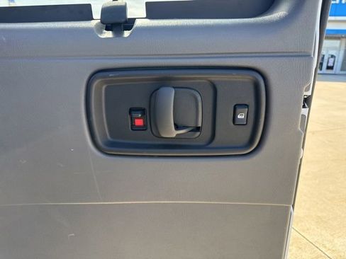 Used 2025 GMC Savana 3500 LT w/ LT Preferred Equipment Group RWD image 30