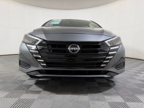 Used 2025 Nissan Versa SV FWD image 5