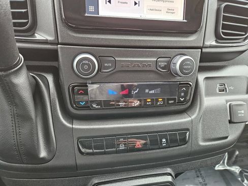 Used 2025 RAM ProMaster 3500 FWD image 25