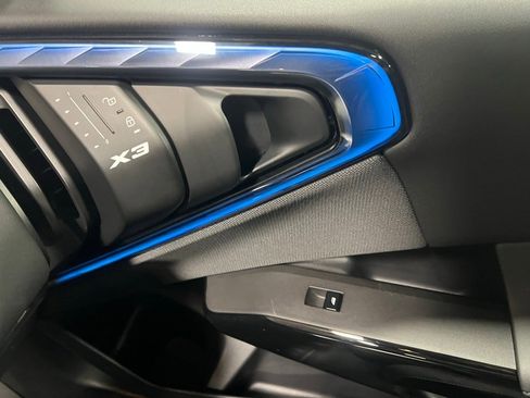 Used 2025 BMW X3 M50 w/ Premium Package image 27