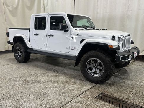 Used 2021 Jeep Gladiator Overland AWD/4WD image 7