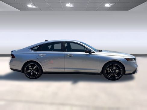 Used 2025 Honda Accord Sport image 8