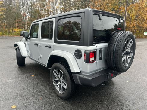 Used 2024 Jeep Wrangler Sport S w/ Convenience Group image 8