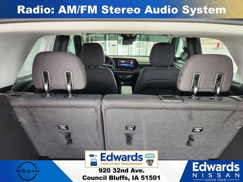 Used 2025 Chevrolet TrailBlazer LT w/ LT Cold Weather Package FWD image 12