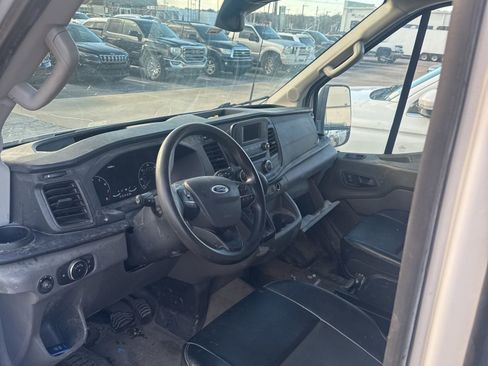 Used 2020 Ford Transit 250 Medium Roof w/ Exterior Upgrade Package image 5