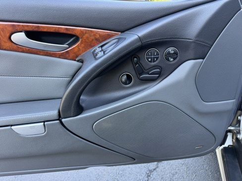 Used 2005 Mercedes-Benz SL 500 image 18