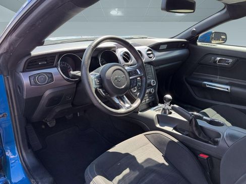 Used 2017 Ford Mustang GT RWD image 7