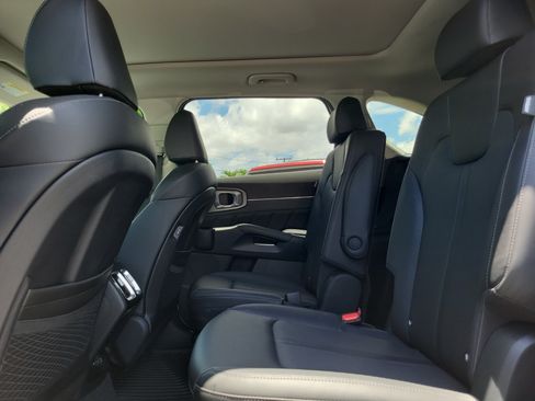 Used 2025 Kia Sorento SX FWD image 19