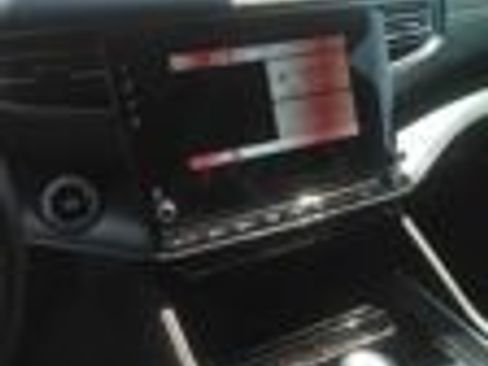 Used 2024 Jeep Wagoneer L Series II RWD image 13