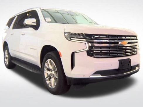 Used 2023 Chevrolet Suburban Premier AWD/4WD image 9
