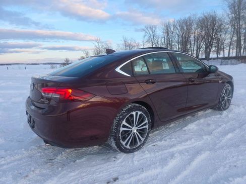 Used 2018 Buick Regal Essence w/ Sights and Sounds Package image 14