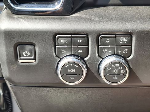 New 2026 GMC Sierra 3500 Denali w/ Denali Reserve Package AWD/4WD image 18