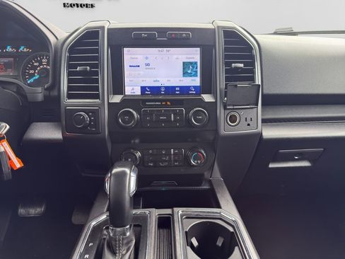 Used 2019 Ford F150 XLT w/ Equipment Group 302A Luxury AWD/4WD image 17