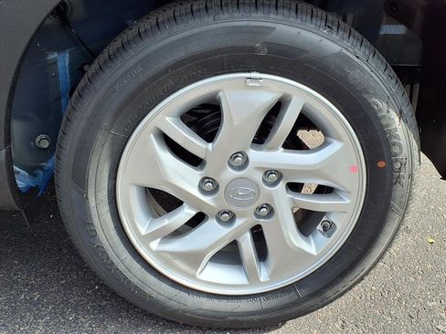 New 2026 Hyundai Venue SE image 5