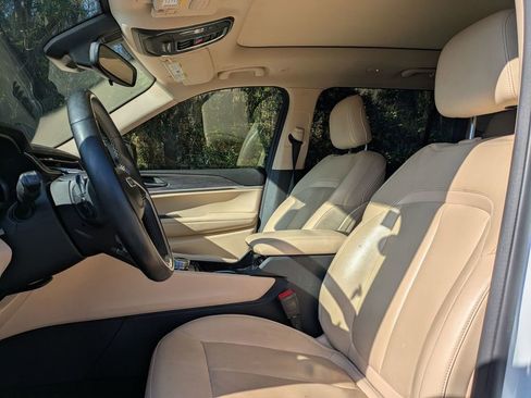 Used 2022 Jeep Grand Cherokee L Limited image 13