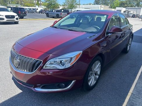 Used 2017 Buick Regal Premium w/ Driver Confidence Package #2 image 2