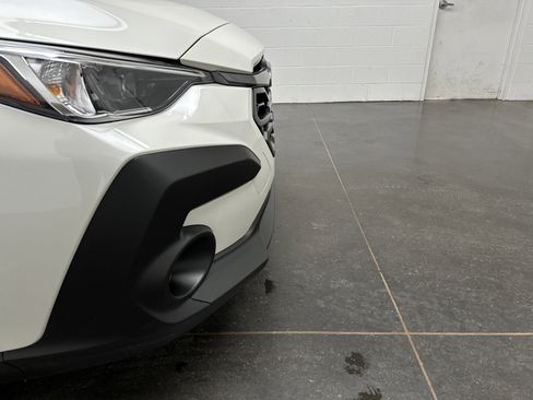 Used 2025 Subaru Crosstrek 2.5i Premium AWD/4WD image 2