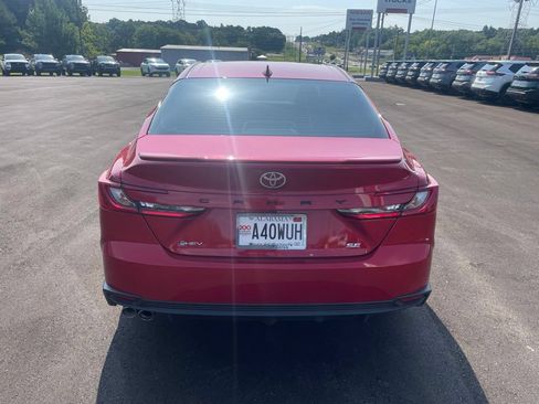 Used 2026 Toyota Camry SE FWD image 4