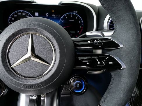 Used 2025 Mercedes-Benz SL 63 AMG 4MATIC image 11