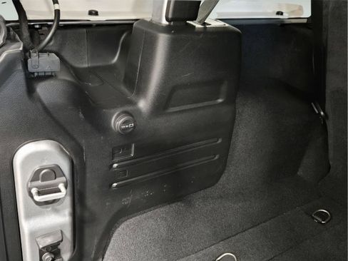 Used 2020 Jeep Wrangler Unlimited Sahara w/ Dual Top Group AWD/4WD image 36