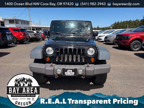 Used 2010 Jeep Wrangler Unlimited Rubicon w/ Dual Top Group AWD/4WD image 2