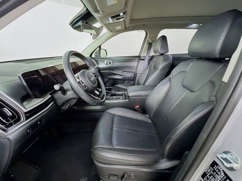Used 2024 Kia Sorento S w/ Panoramic Sunroof Package image 10