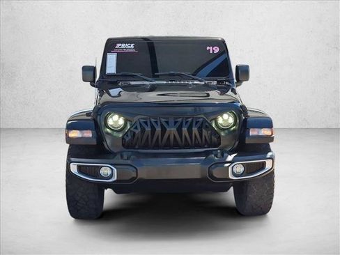 Used 2019 Jeep Wrangler Unlimited Sahara AWD/4WD image 2