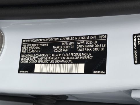 Certified 2026 Volvo XC40 B5 Plus w/ Protection Package Premier AWD/4WD image 37