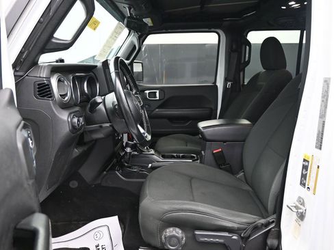 Used 2021 Jeep Wrangler Unlimited Sahara AWD/4WD image 9