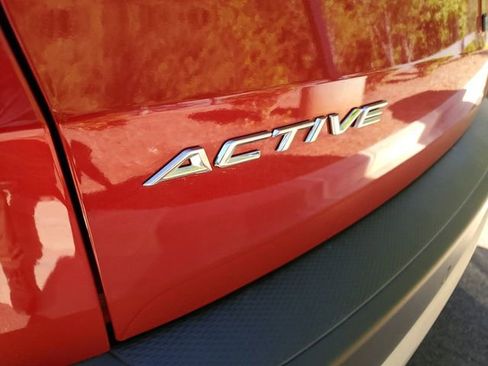 Used 2025 Ford Escape Active w/ Tech Pack #1 FWD image 7