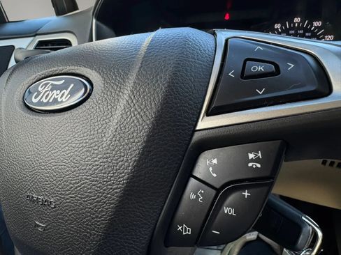 Used 2015 Ford Fusion SE FWD image 18