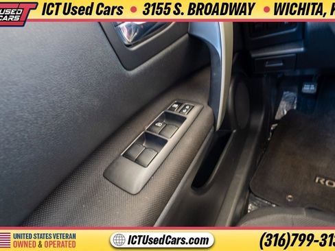 Used 2012 Nissan Rogue S FWD image 11