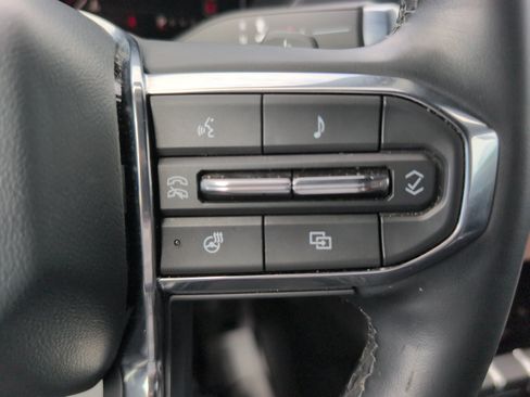 Used 2025 GMC Acadia Elevation FWD image 25