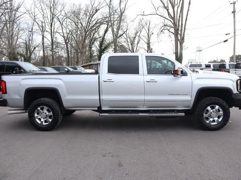 Used 2018 GMC Sierra 3500 Denali w/ Duramax Plus Package image 4