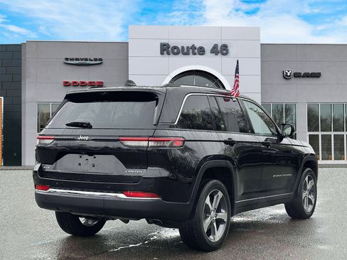 Used 2023 Jeep Grand Cherokee Limited w/ Luxury Tech Group II image 5