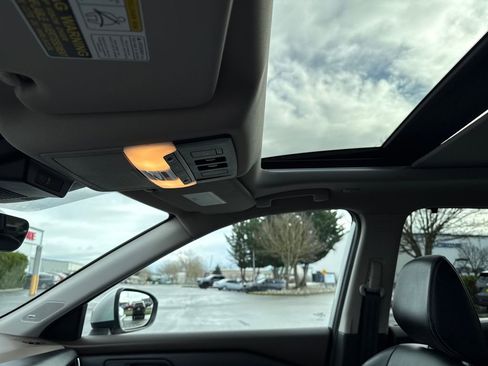 Used 2022 Nissan Rogue SL w/ SL Premium Package image 22