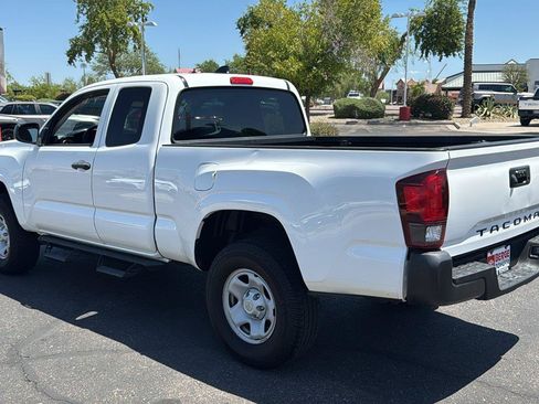 Used 2022 Toyota Tacoma SR RWD image 6