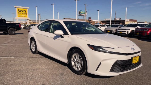 Used 2025 Toyota Camry LE FWD image 3