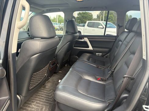 Used 2018 Toyota Land Cruiser w/ Carpet Mat Package AWD/4WD image 5