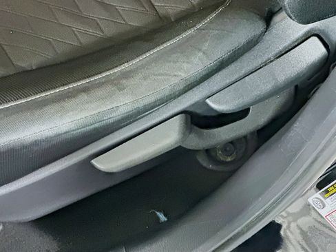 Used 2022 Nissan Kicks SV w/ Interior Electronics Package FWD image 13