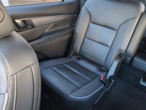Used 2025 Buick Enclave Sport Touring AWD/4WD image 12