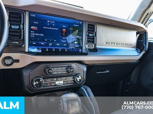 Used 2023 Ford Bronco Wildtrak image 41