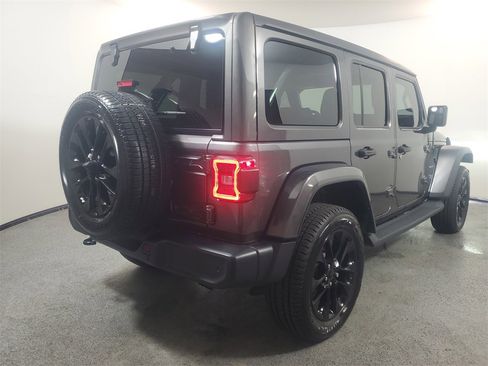 Used 2021 Jeep Wrangler Unlimited Sahara w/ Safety Group image 8