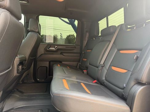Used 2024 GMC Sierra 2500 AT4 w/ AT4 Premium Plus Package AWD/4WD image 19