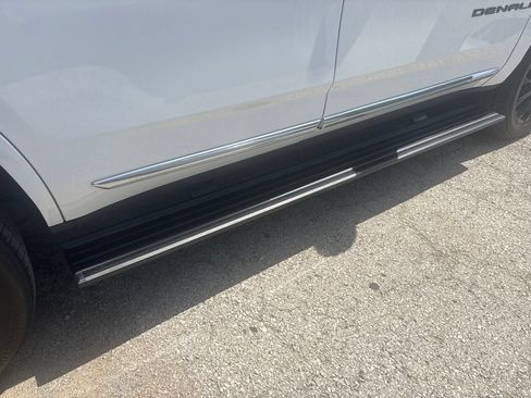 Used 2023 GMC Yukon Denali AWD/4WD image 8