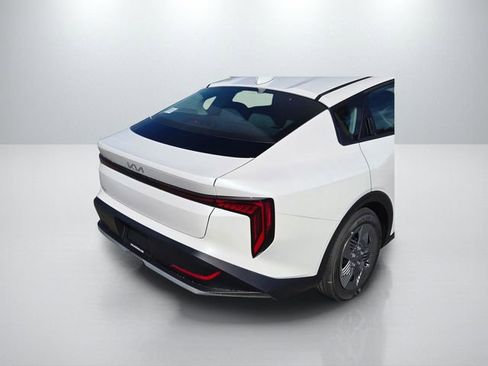 New 2026 Kia K4 LX image 7